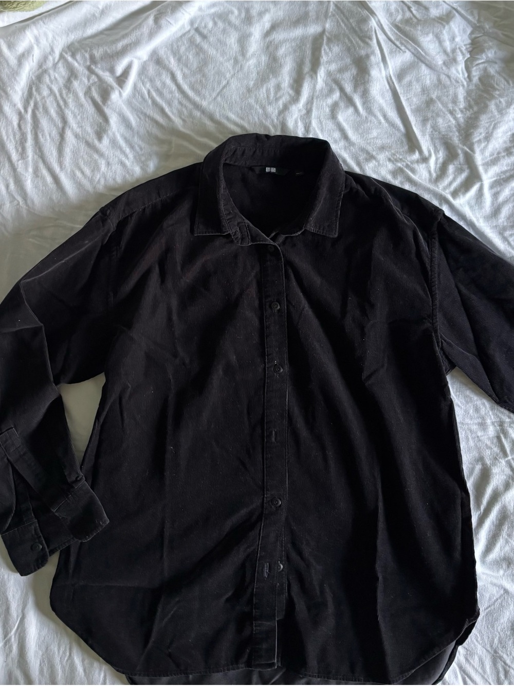 Uniqlo Men's Black Casual Button-Down Shirt